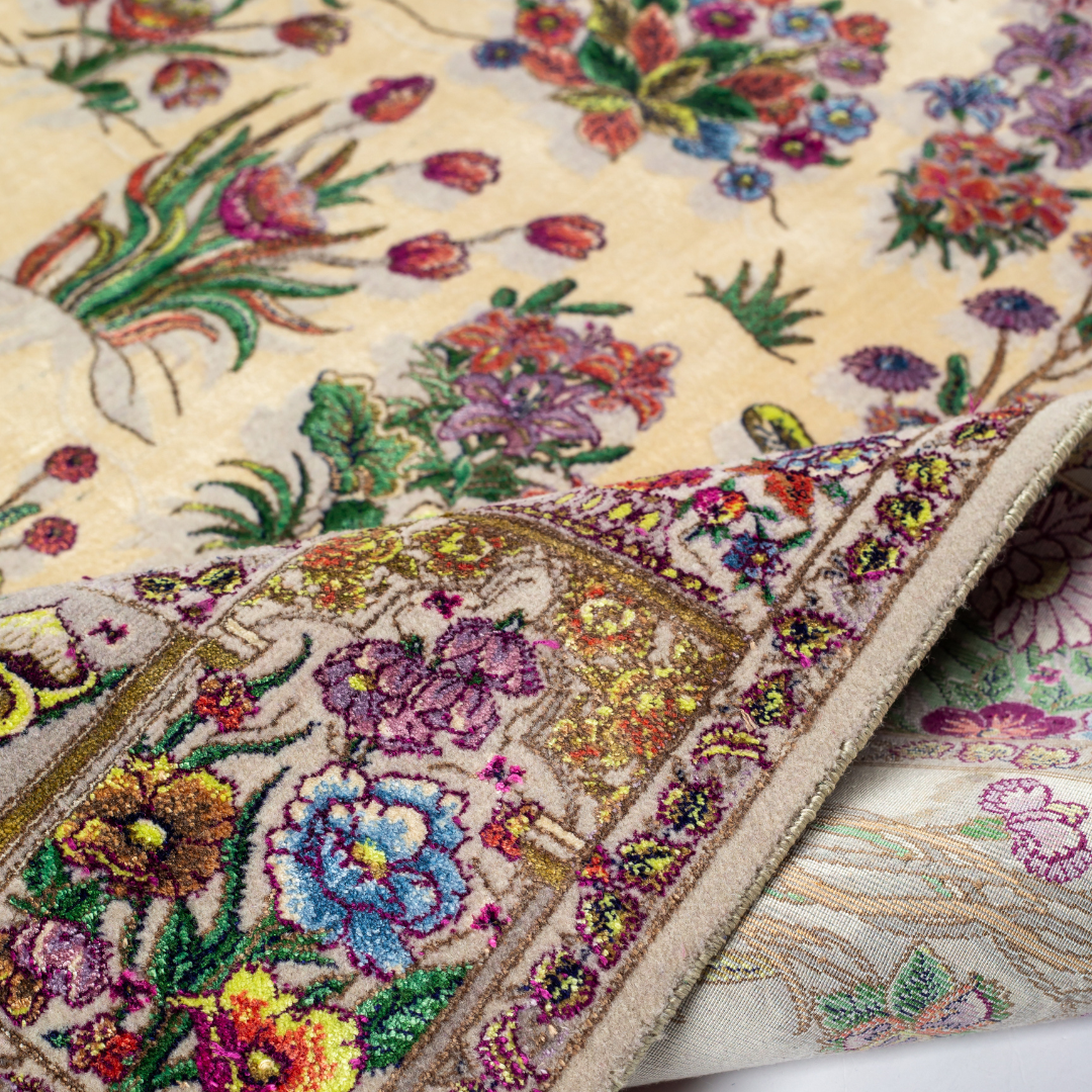 Floral Leo silk rug edge flip detail

