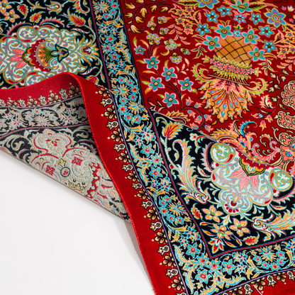 Fraze Silk Rug in 200x300 cm featuring a red base, central ivory medallion, and ornate silk border design.